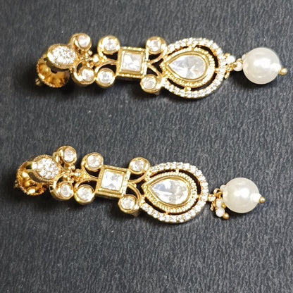 Gold Brass Kundan Chandelier Earring